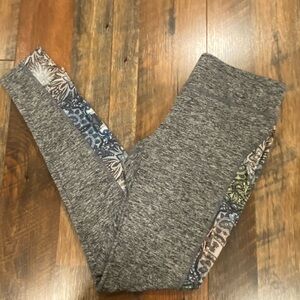 NWOT Lularoe Jordan womens workout pants leggings size medium